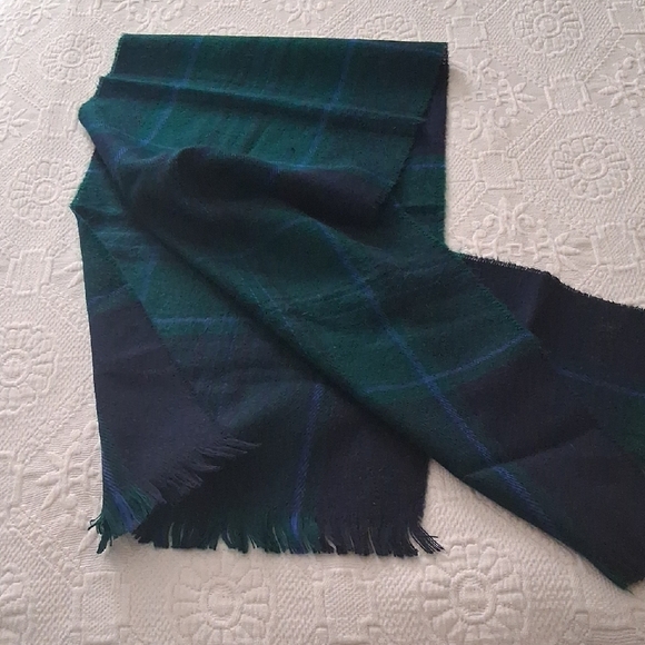 🧣Super Soft Plaid Wool Scarf 🧣 in Green and Blue - Picture 4 of 8